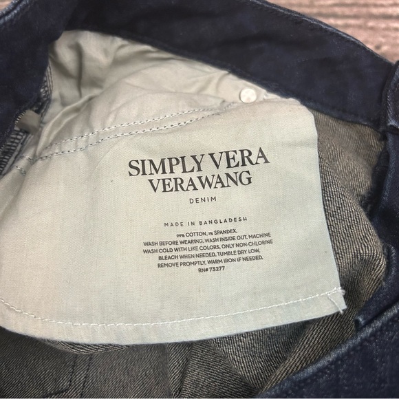 New with tags Simply Vera Vera Wang Flora stretch denim shorts - Picture 5 of 5
